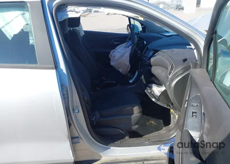 2017 Chevrolet Trax Ls z USA, uszkodzony, nr VIN 3GNCJKSBXHL176872